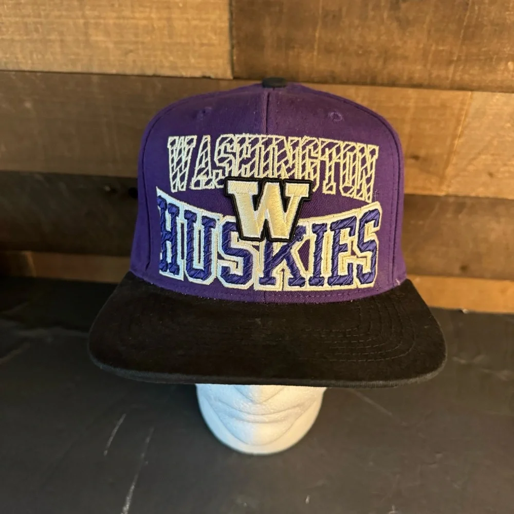 Washington Huskies Purple And Black‎ Strapback Hat Y2K Top Of The World